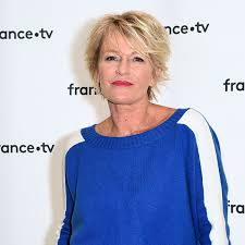 Coupe de cheveux sophie davant. Sophie Davant Frappee Par La Maladie L Animatrice Enervee Pousse Un Coup De Gueule Femme Actuelle Le Mag