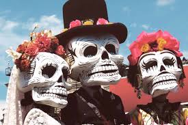 El día 1° de noviembre, se celebra el día de todos los santos de acuerdo a la tradición católica. Dia De Muertos Como Se Celebra Halloween En Mexico