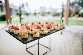 Il menu ideale dovrebbe infatti puntare sulla genuinità del pesce appena pescato. Menu Di Matrimonio Con Pesce Crudo Si O No Lemienozze It