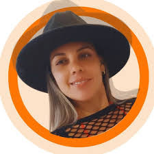 Giselle Fernandez's Instagram, Twitter & Facebook