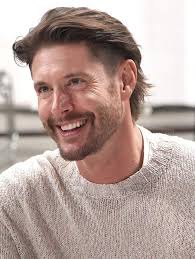 Jag hoppas Jensen Ackles dyker upp som tävlande i säsong 12 🙏 :  r/TheMaskedSinger