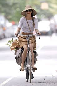Keri Russell Photos Photos Keri Russell Star Of The Upcoming Film Austenland Tries To Keep A Low Profile In A Large Hat As She Is Seen Cycling After Pickin Bike Style