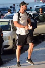 Love and thunder on tuesday. Chris Hemsworth Shows Off His Muscular Legs In Shorts As He Strolls Through Sydney Airport Daily Mail Online