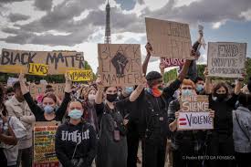 Les hommages et les manifestations contre le racisme se multiplient désormais partout dans le monde, une semaine après la mort de george floyd. Race Racisme Racise Privilege Blanc Indigeniste Comprendre Ce Qui Se Cache Derriere Les Mots Basta