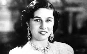 في ذكرى ميلادها.. قصة الأميرة فوزية صاحبة الجمال الأُسطوري - MOJEH