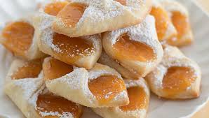 Si tratta di ricette di dolci a base di marmellata, perfette per impiegare le confetture che abbiamo in questa raccolta quindi troverete le ricette di dolci con la marmellata nei gusti più disparati, provate e. Ricette Dolci Con La Marmellata Fagottini Con Marmellata Alla Pesca Ultime Notizie Flash