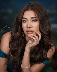 📸🇪🇨 𝐉𝐮𝐯𝐞𝐧𝐭𝐮𝐝 𝐪𝐮𝐞 𝐢𝐧𝐬𝐩𝐢𝐫𝐚, 𝐨𝐫𝐠𝐮𝐥𝐥𝐨 𝐪𝐮𝐞 𝐮𝐧𝐞  🇪🇨📸 Hoy tuve el privilegio de capturar con mi cámara un momento lleno de  emoción y esperanza: la sesión fotográfica de los abanderados y escoltas