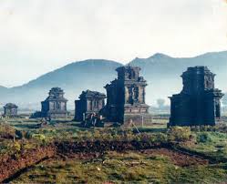 Candi Dieng Dengan Gambar Candi Tempat