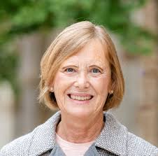 Do you have to be a member to play in the Thursday ladies 9-11 group?