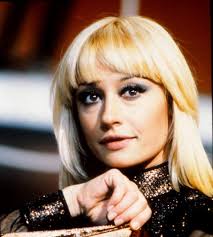 Guerra quando a letto l'amore c'e com'e bello far l'amore da trieste in giu com'e bello far l'amore lo son pronta e tu tanti augurl a chi tanti armanti ha tanti auguri in campagna ed in citta com'e bello far i'amore da trieste in giil l'importante e fario sempre. 10 Canzoni Per Dire Tanti Auguri Raffa Musickr Video E Testi Canzoni