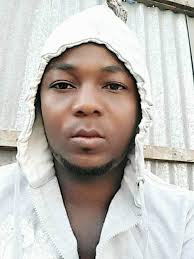 Lix sano kahor waa Jareerkii Shaashaa ahaa oo yar. Jareer hadiis yaryahay  iyo hadiis weyn yahay Jareer lee waaye yacni Jareerka hadii uu yaryahay iyo  hadii uu weyn yahayba waa Jareer un.