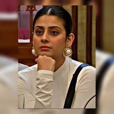 Isha Malviya Age, Husband, Family & Biography