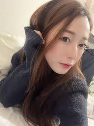 Eva Wan updated her profile picture.