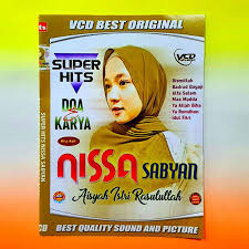Nissa sabyan penyanyi gambus yang tergabung dalam grup musik sabyan gambus sebagai vokalis. Kaset Video Lagu Religi Sholawat Nissa Sabyan Album Terlaris Lagu Religi Islami Terbaru Lagu Islami Shopee Indonesia