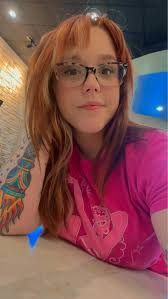 Hello and happy night time fun! I was wondering if anyone does tattoos out  of their home or are willing to drive to the customer. Please let me know.  🩵🤟🏼🌺💜