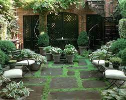 Search for landscape, lawn and garden design ideas. 25 Seriously Jaw Dropping Urban Gardens Small Courtyard Gardens Townhouse Garden Courtyard Gardens Design