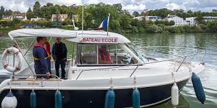 Bateau Ecole Quentin Des Passionnes Au Service De Votre Permis Les Adresses Incontournables