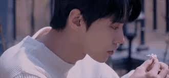 ✧ — 반짝이 — chance encounters