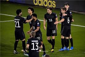 Deutsche fußballnationalmannschaft)، ويعرف بكنية المانشافت (بالألمانية: Ø£Ù„Ù…Ø§Ù†ÙŠØ§ ØªØ¨Ø­Ø« Ø¹Ù† Ø­Ù„ Ù„Ø£Ø²Ù…Ø© Ø±Ø¨Ø§Ø¹ÙŠ ØªØ´ÙŠÙ„Ø³ÙŠ ÙˆØ§Ù„Ø³ÙŠØªÙŠ