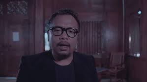 Kudu piye maneh anggonku mbuktikke. Lirik Lagu Abah Lala Gede Roso Dan Artinya Layarlirik