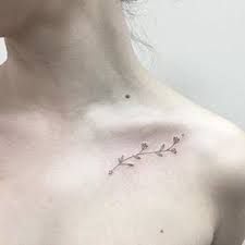Trace Your Lovely Bones With These Beautiful Collarbone Tattoos Collar Bone Tattoo Collar Bone Tattoo Ideas Trendy Tattoos