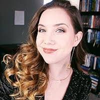 Laura Philpott's Instagram, Twitter & Facebook