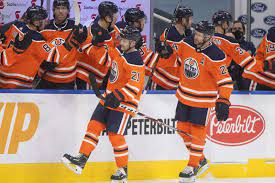 Nhl, the nhl shield, the word mark and image of the stanley cup and nhl conference logos are registered trademarks of the. Edmonton Oilers Ziehen In Die Play Offs Ein