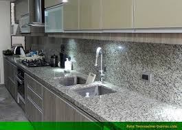Cocina Integral En Formica Cantos En Aluminio Y Meson En Granito Natural Meson De Granito Cocinas Integrales De Aluminio Cocinas Integrales