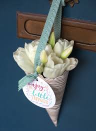 May day baskets can have many different appearances—they're baskets, bags, or boxes filled with flowers , toys, or treats that are left anonymously for friends and neighbors on the first day of may. Make Your Own May Day Basket Lia Griffith