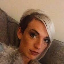 michaela❤✌merchant (@mikkipink)