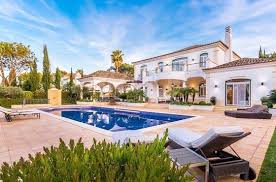 Magnificient 4 Bedroom Villa With Pool For Sale In Loule Algarve Portugal Near The San Lorenzo Golf Course Pool Houses Waterfront Homes Coastal Bedrooms
