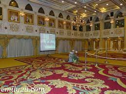 It is located along jalan tuanku abdul ha. Istana Negara Lama Old Royal Palace The Royal Museum Kuala Lumpur Kuala Lumpur Negara Museum