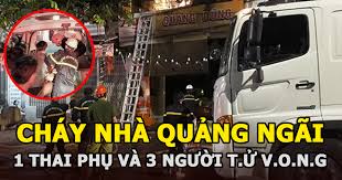 Lực lượng chức năng phát hiện anh tiến chết ở tầng trệt, người vợ đang mang thai và 2 con tử vong trong phòng ngủ tầng 2. I Dugtouojkf5m