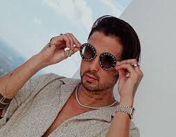 Yvette Gallardo Projects :: Photos, videos, logos, illustrations and  branding :: Behance