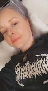 Denver, Usa here. Single for the first time since 2016! Mostly into  20-something twinks and jocks.