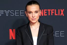 Millie bobby brown will play a con artist in a netflix thriller called the girls i've been, based on an project.read original story millie bobby brown to star in and produce con artist thriller 'the girls. Stranger Things Millie Bobby Brown Splits Kneecap Will Miss Mtv Movie Tv Awards Ew Com