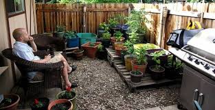 We've found 23 diverse designs and solutions for small backyards and outdoor spaces, from urban to suburban and everything else in between. Budget Small Garden Design Ideas On A Budget Small Garden Design Ideas Backyard Design Ideas