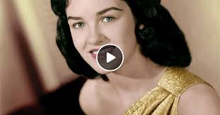 Under The Wires 11: Lorrie Collins by Under The Wires