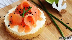 Déposez la lamelle de saumon façon drapée, puis les groseilles. Cheesecake Au Saumon Fromage Frais Recettes100faim