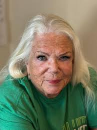 Robyn Sanchez (@robynturtle) • Threads, Say more