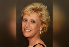 Rae Carr's Instagram, Twitter & Facebook