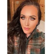 Carol Hansard's Instagram, Twitter & Facebook