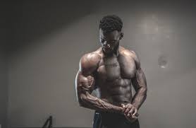 Vas a establecer tu temporizador con intervalos de 50 segundos y 10 segundos de descanso para poder completar esta rutina dos veces. Tres Formas De Realizar Curl De Biceps Sin Elementos Deportivos Y Una Rutina Para Entrenar En Casa
