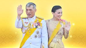 ร.10 พระราชทานพระบรมฉายาลักษณ์ที่ฉายคู่พระราชินี 8 พระรูปให้ดาวน์โหลด tweet share à¸žà¸£à¸°à¸„ à¸‚à¸§ à¸à¸„ à¸žà¸£à¸°à¸£à¸²à¸Šà¸«à¸¤à¸— à¸¢ à¸žà¸£à¸°à¸šà¸£à¸¡à¸£à¸²à¸Š à¸™ à¸œ à¸­à¸‡à¸­à¸²à¸ˆà¹€à¸‚ à¸¡à¹à¸‚ à¸‡