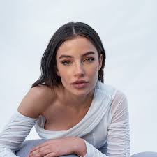 Frances Halstead's Instagram, Twitter & Facebook