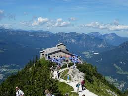 Sein geburtshaus steht seit jahren leer und soll nun enteignet werden. Auf Hitlers Spuren Kehlsteinhaus Berchtesgaden Reisebewertungen Tripadvisor