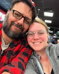 Leah Allman's Instagram, Twitter & Facebook