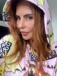 Ya no soy la de ayer… y qué maravilla. Porque en cada ruptura me  reencontré, en cada renacer me elegí más.”