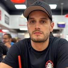 Freddy Meza's Instagram, Twitter & Facebook