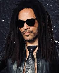 Red carpet. @vmas @mtv